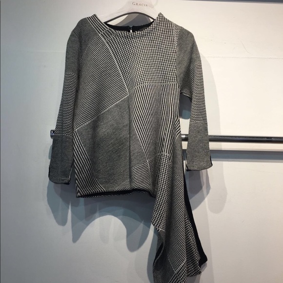 Unbalanced Length Long-Sleeve Knit Top - Picture 6 of 6